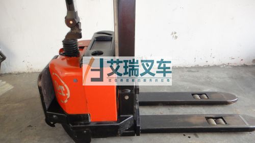 BT-S12電動堆高車